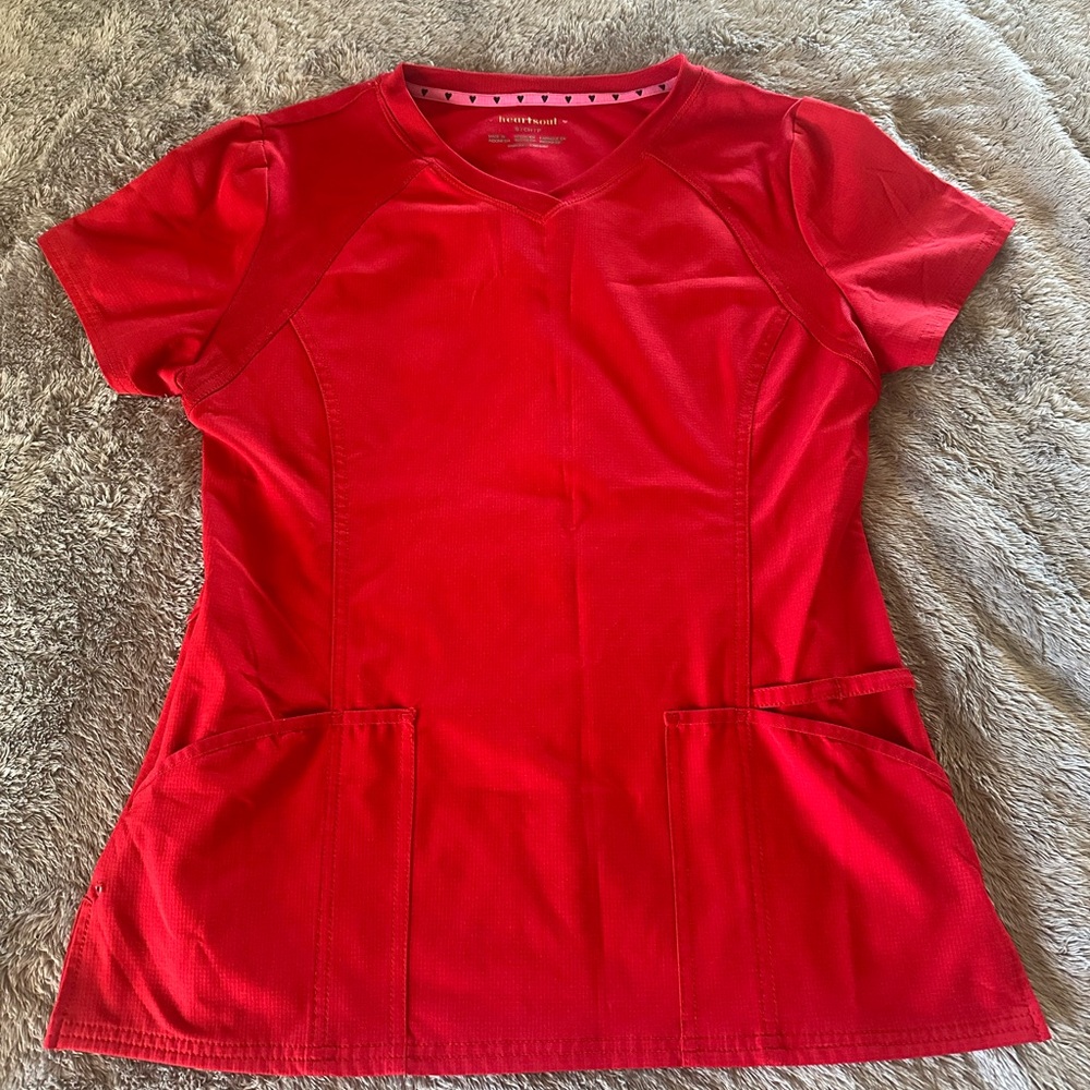 HeartSoul Red V-Neck Short Sleeve Scrub Top Size Small
